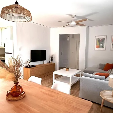 Casa Con Jardin Al Mare