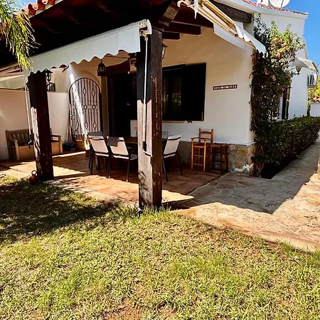 Casa Con Jardin Al Mare