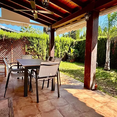 Casa Con Jardin Al Mare