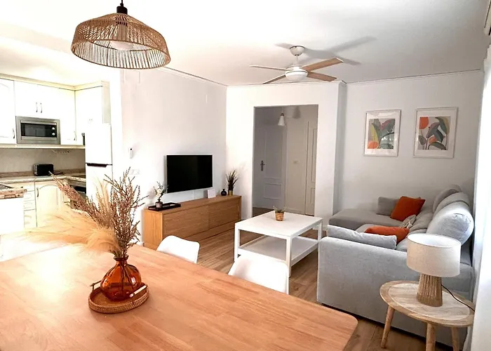 Casa Con Jardin Al Mare