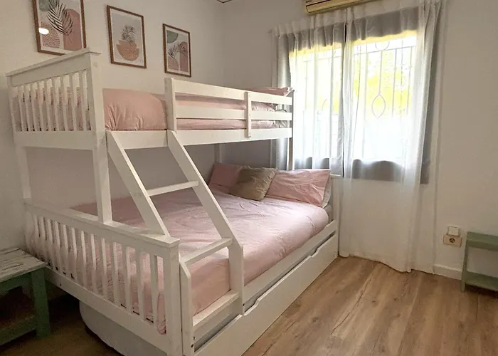 Casa Con Jardin Al Mare