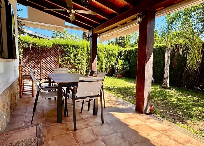 Casa Con Jardin Al Mare